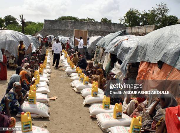 Humainitarian Aid Ration Banadir Region Photos and Premium High Res Pictures - Getty Images