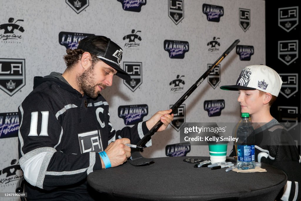Anze Kopitar of the Los Angeles Kings signs autographs during the LA Anze Kopitar of the Los Angeles Kings signs autographs during the LA