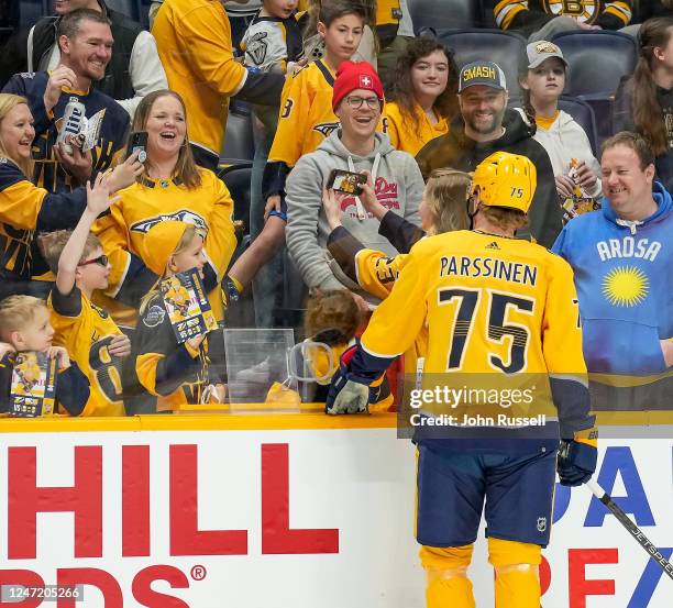 Preds Fan 3,605 Nashville Predators Fans Stock Photos, High-Res Pictures, and ...