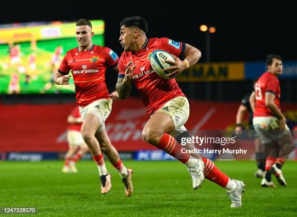 Limerick , Ireland - 17 February 2023; Malakai Fekitoa of Munster on his way to scoring his side's second try during the United Rugby Championship...