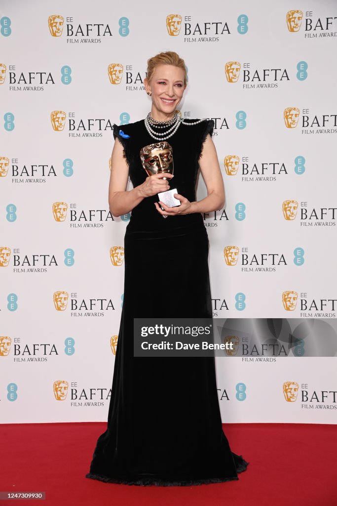 https://media.gettyimages.com/id/1247309930/photo/ee-bafta-film-awards-2023-winners-room.jpg?s=1024x1024&w=gi&k=20&c=BGDia-wBrTtHwgWVaE_cNfflxp2CUgrUDZY-50YJcXA=