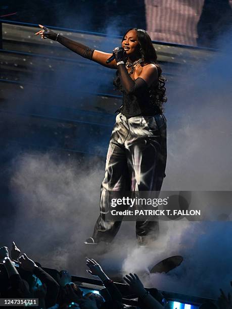 Temes Singer 123 Tems Singer Stock Photos, High-Res Pictures, and Images - Getty Images
