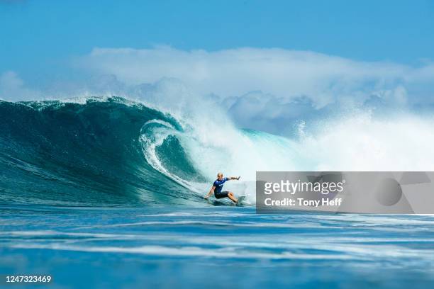 Nat Young of the United States surfs in Heat 1 of the Quarterfinals at the Hurley Pro Sunset Beach on February 19, 2023 at Oahu, Hawaii.