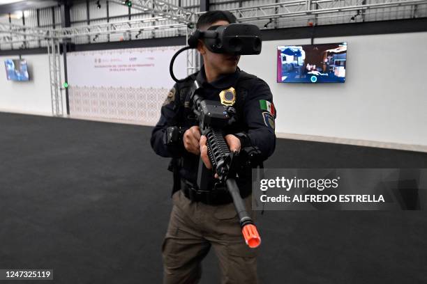Police Training Instructor 435 Citizens Police Academy Stock Photos, High-Res Pictures, and Images ...