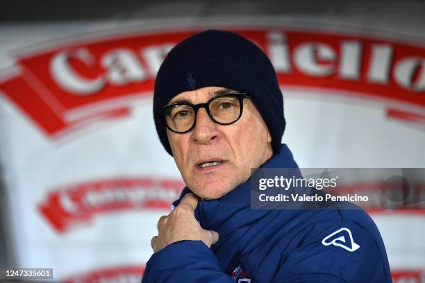 Cremonese head coach Davide Ballardini looks on during the Serie A match between Torino FC and US Cremonese at Stadio Olimpico di Torino on February...