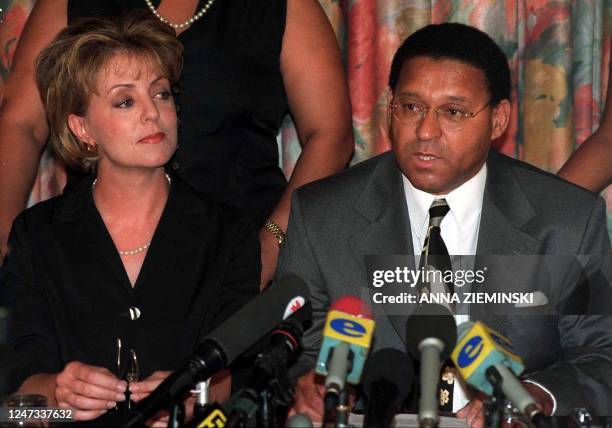 Allan Boesak, former head of the Foundation for Peace and Justice, and his wife Elna adress a press conference held in Cape Town 14 May 2000 on the...