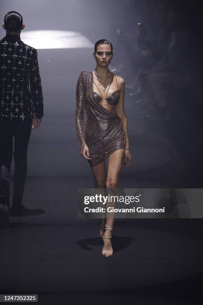 Model Alesya Kafelnikova on the runway at Julian MacDonald Fall 2023 Ready To Wear Fashion Show on February 19, 2023 at Freemasons Hall in London,...