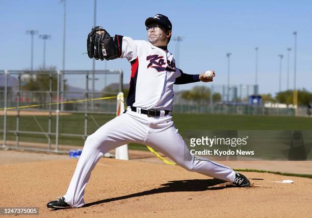 Left-hander Yang Hyeon Jong does pitching practice during the South Korean national baseball team's training camp in Tucson, Arizona, on Feb. 18 in...