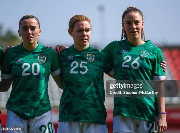 Cádiz , Spain - 22 February 2023; Republic of Ireland players, from left, Abbie Larkin, Aoife Mannion and Deborah-Anne de la Harpe during the...