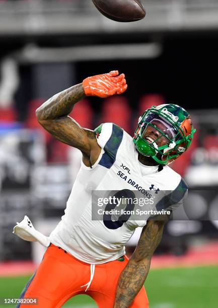 Seattle Sea Dragons wide receiver Josh Gordon makes a one-handed catch during warm ups during the Seattle Sea Dragons versus D.C. Defenders XFL...