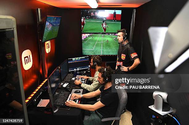 Var Information 1,850 Var Videos Assistant Referee Stock Photos, High-Res Pictures, and ...
