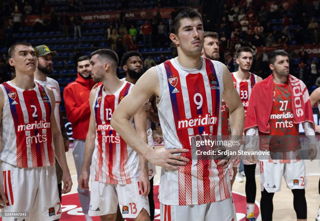 Players of Crvena Zvezda look dejected after the 2022/2023 Turkish News  Photo - Getty Images