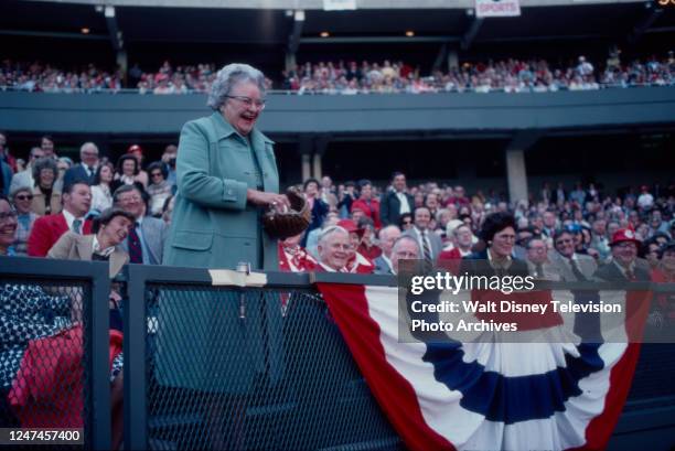 Sports coverage of the Philadelphia Phillies vs the Cincinnati Reds, with owners / management.