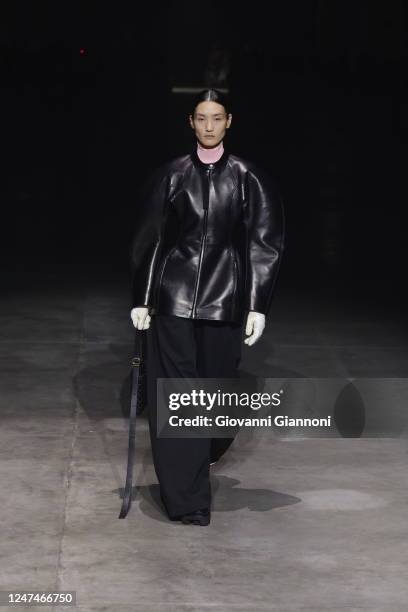 Model on the runway at Jil Sander Fall 2023 Ready To Wear Fashion Show on February 24, 2023 in Milan, Italy.