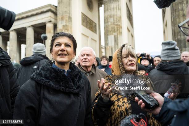 Sahra Wagenknecht, Member of the left wing party Die Linke , her husband Oskar Lafontaine and German journalist Alice Schwarzer arrive at the...