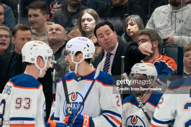 Edmonton Oilers head coach Jay Woodcroft talks with his team during the game between the Columbus Blue Jackets and the Edmonton Oilers at Nationwide...