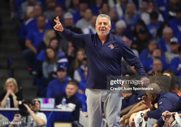 Auburn Tigers head coach Bruce Pearl in a game between the Auburn Tigers and the Kentucky Wildcats on February 25 at Rupp Arena in Lexington, KY.