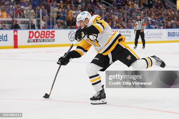 Bryan Rust Stache 4,725 Bryan Rust Photos Stock Photos, High-Res Pictures, and Images ...