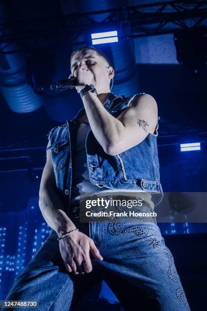 Rapper Currency Photos and Premium High Res Pictures - Getty Images