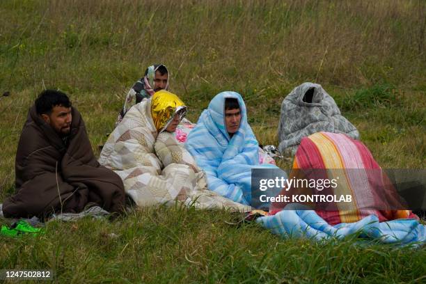 Some migrants who were saved from the shipwreck that occurred during the night were rescued and helped and warmed by blankets. In Steccato di Cutro,...