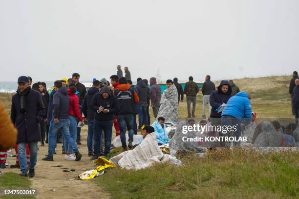 Some migrants who were saved from the shipwreck that occurred during the night were rescued and helped and warmed by blankets. In Steccato di Cutro,...