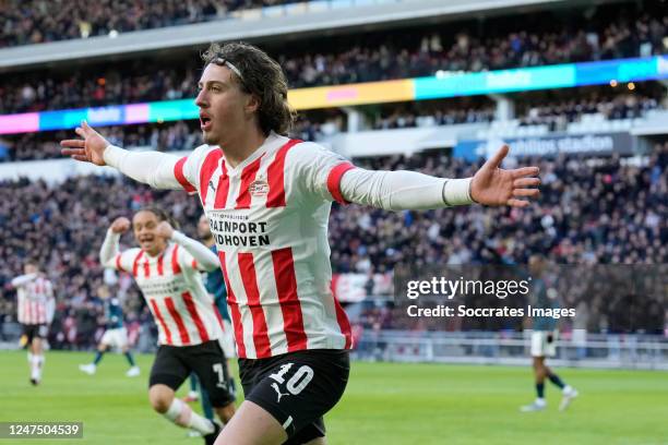 Fabio Silva of PSV celebrates 1-0 during the Dutch Eredivisie match between PSV v Fc Twente at the Philips Stadium on February 26, 2023 in Eindhoven...