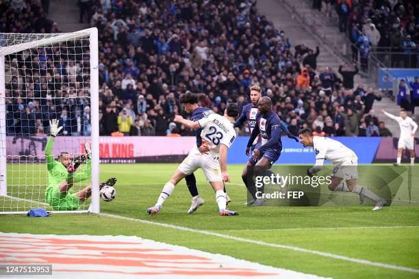 Danilo Luis Helio PEREIRA - 70 Alexis Alejandro SANCHEZ - 99 Gianluigi DONNARUMMA during the Ligue 1 Uber Eats match between Marseille and Paris at...