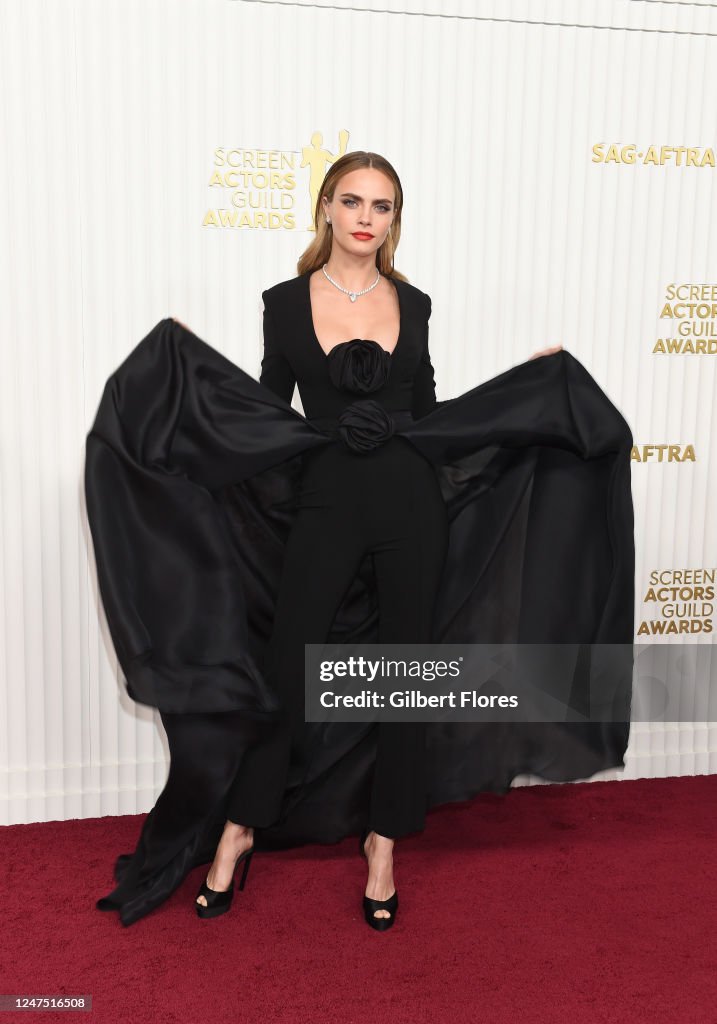 https://media.gettyimages.com/id/1247516508/photo/the-29th-annual-screen-actors-guild-awards-arrivals.jpg?s=1024x1024&w=gi&k=20&c=FFtPXZBangzV88wUmAnmLTGgy0qgAikU5OsUmJVeo84=