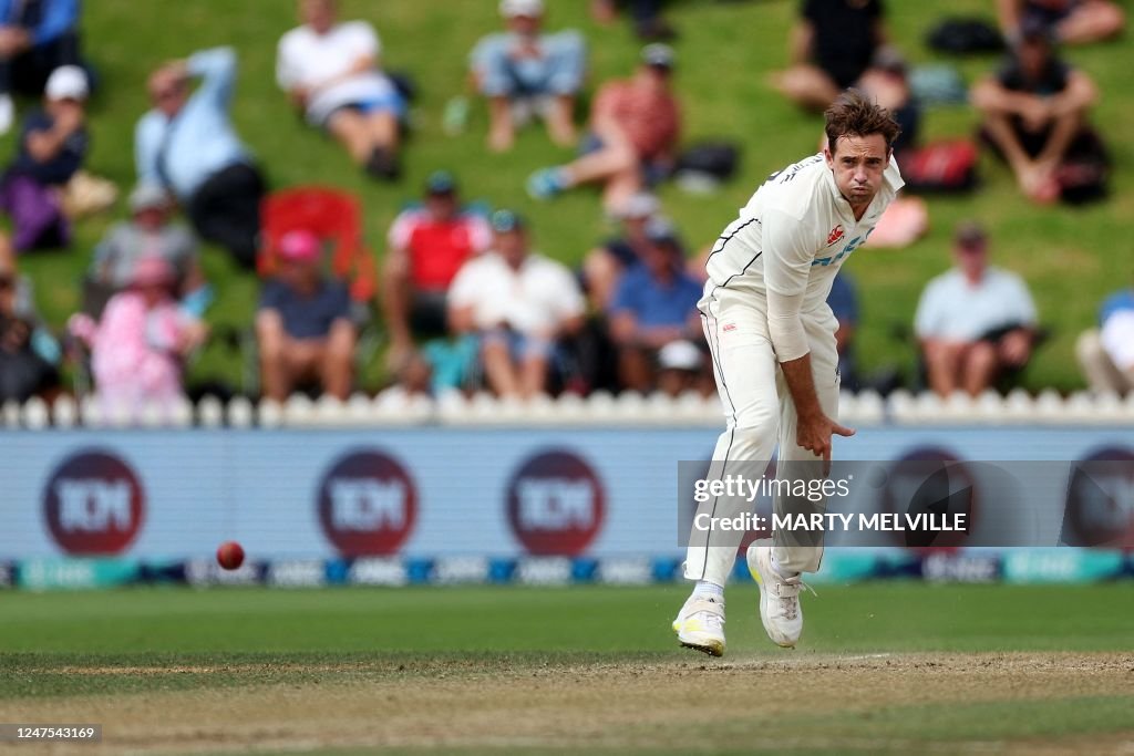 TOPSHOT-CRICKET-NZL-ENG