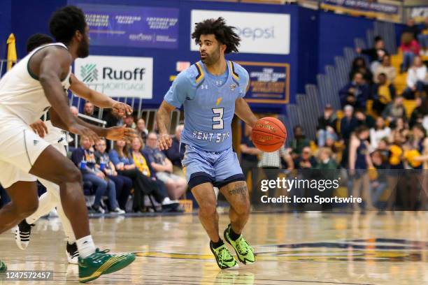 Kent State Golden Flashes guard Sincere Carry with the basketball during the second half of the college basketball game between the Ohio Bobcats and...