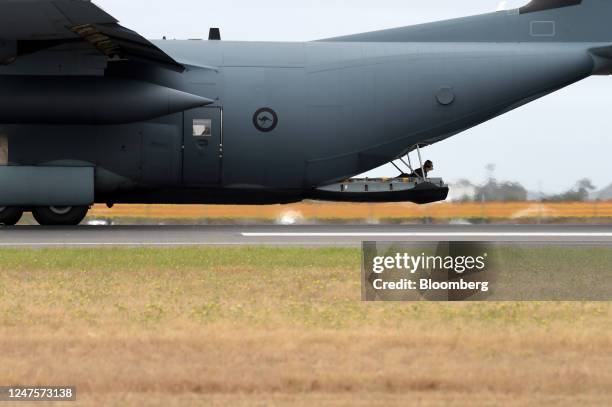 Four Engine Jet Photos and Premium High Res Pictures - Getty Images
