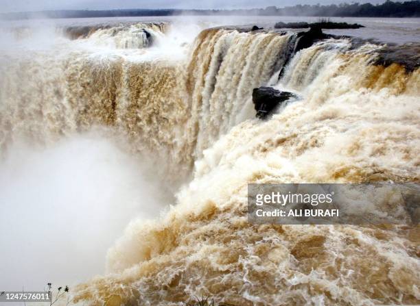 This 09 July 2004 picture shows the "Garganta del Diablo" at the Iguazu National Park in the Argentinian province of Misiones, 1050 Km from Buenos...