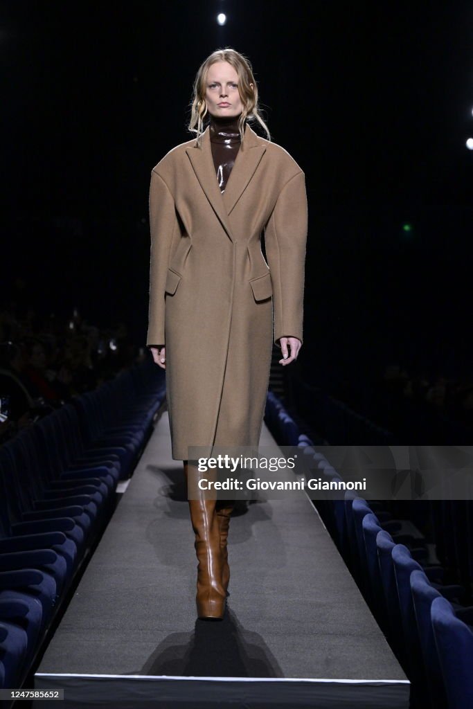 Dries Van Noten - RTW Fall 2023 - Runway - PFW