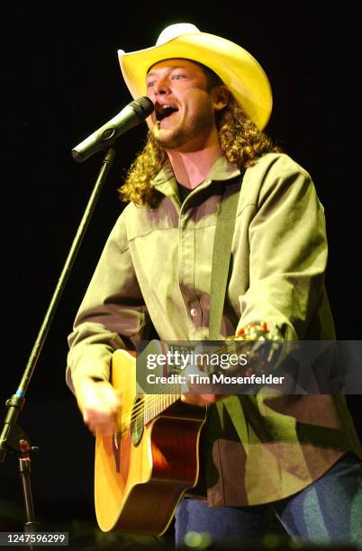 Blake Shelton performs during the "Shock'n Ya'All" tour at Shoreline Amphitheatre on August 30, 2003 in Mountain View, California.