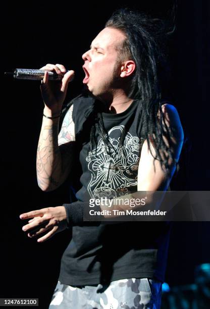 Jonathan Davis of Korn performs during Ozzfest 2003 at Cricket Pavilion on July 02, 2003 in Phoenix, Arizona.