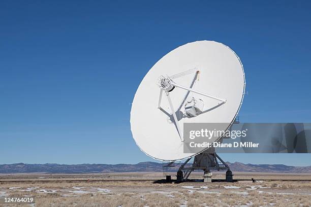 national radio astronomy observatory, radio telescope, new mexico, usa - satellite tracks stockfoto's en -beelden