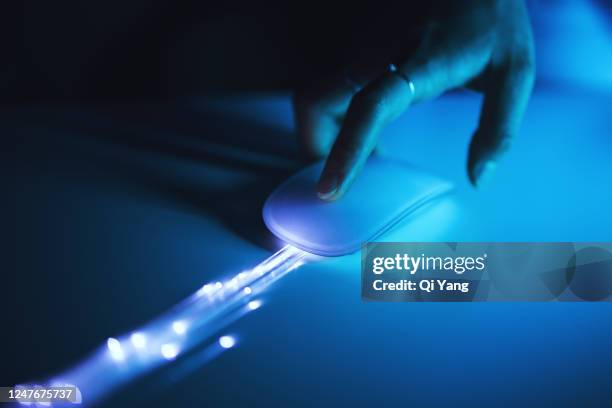 Click Mouse Fast Photos and Premium High Res Pictures - Getty Images