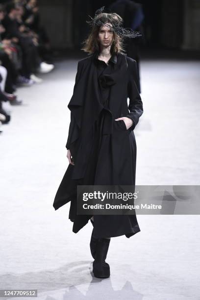 Model on the runway at Yohji Yamamoto Fall 2023 Ready To Wear Fashion Show on March 3, 2023 at Hotel de Ville in Paris, France.