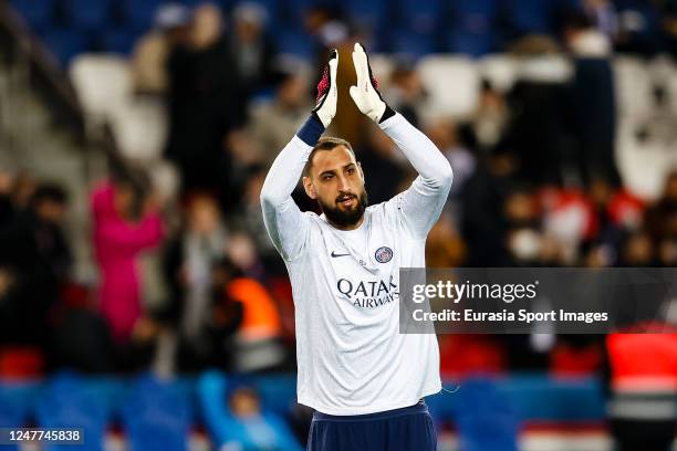 Goalkeeper Gianluigi Donnarumma of Paris Saint Germain warming up during the Ligue 1 match between Paris Saint-Germain and FC Nantes at Parc des...