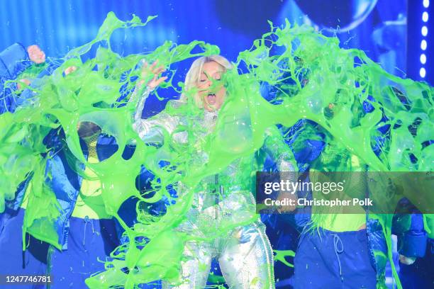 Nickelodeon Kids Choice Awards Show Photos and Premium High Res