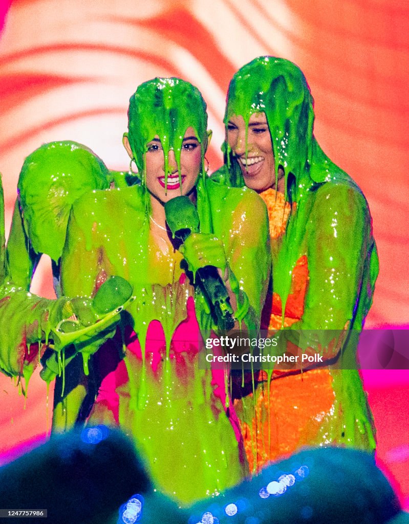 Getting Slime Charli D'Amelio and Heidi D'Amelio get slimed at the Nickelodeon ...