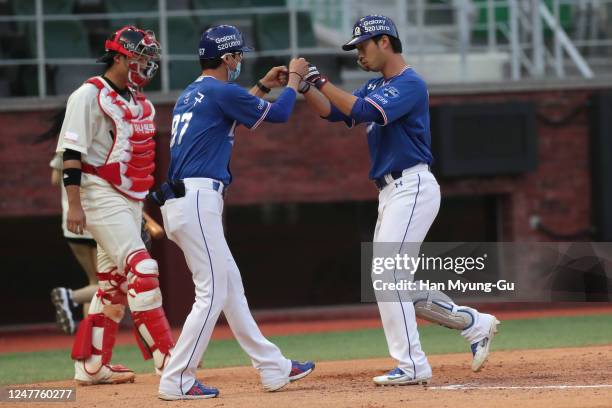 Infilder Lee Hak-Ju of Samsung Lions rounds the bases after hitting a home run in the top of the eighth inning during the KBO League game between...