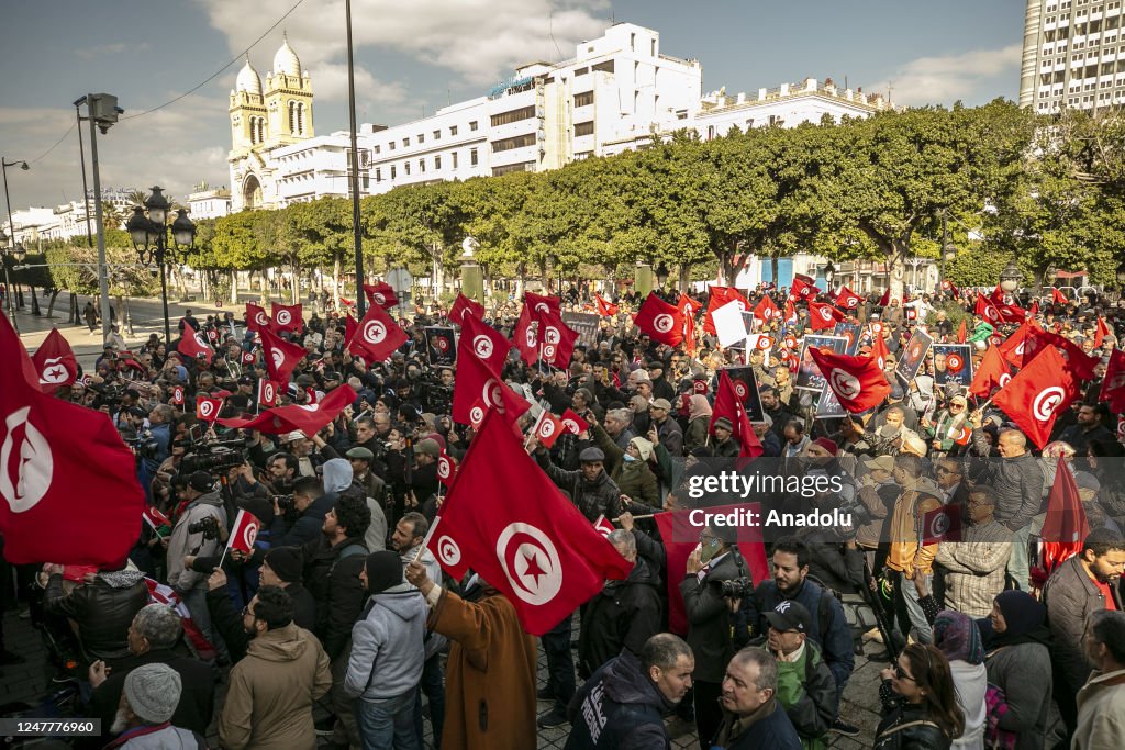 Tunisian opposition protest against president