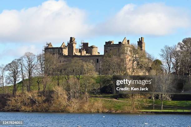 Linlithgow Palace, birthplace of Mary Queen of Scots, as some parts of Scotland enjoy early Spring sunshine despite snow and ice warnings being in...