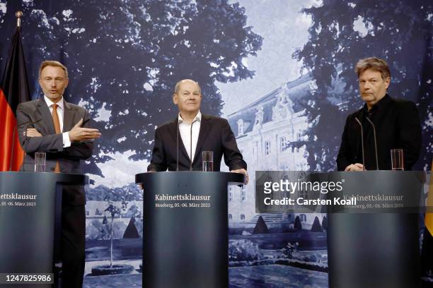 Finance Minister Christian Lindner, Chancellor Olaf Scholz and Economy and Climate Protection Minister as well as Vice Chancellor Robert Habeck at a...
