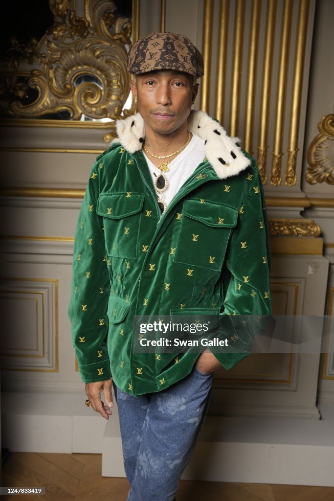 Louis Vuitton - Fall 2023 RTW - Front Row and Ambiance - PFW