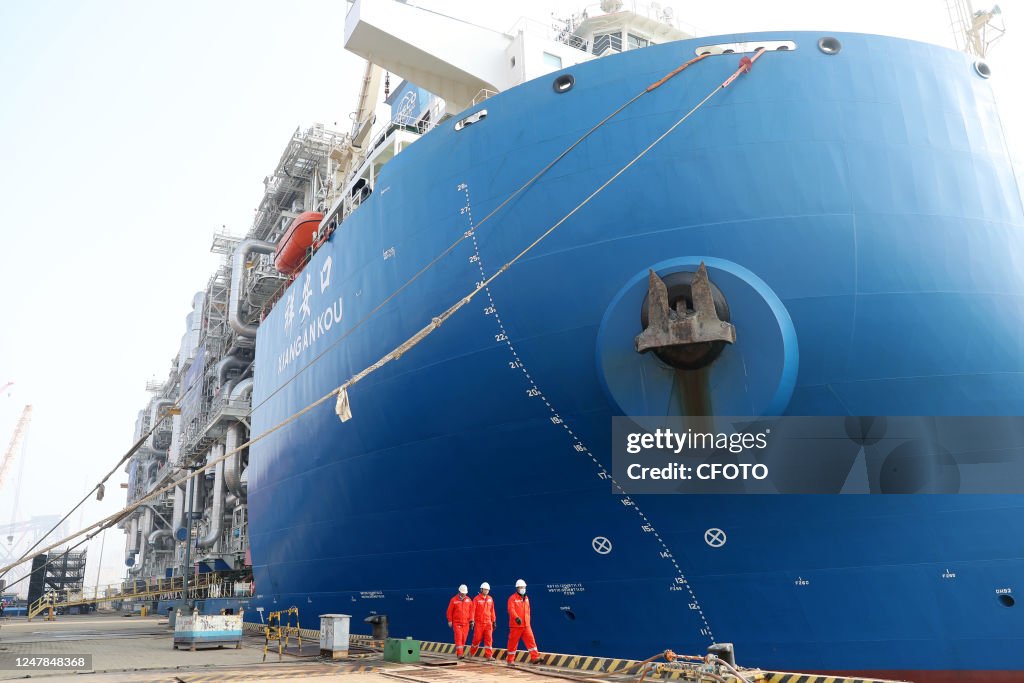 Module Building Lng QINGDAO, CHINA - MARCH 7, 2023 - The world's first integrated LNG ...