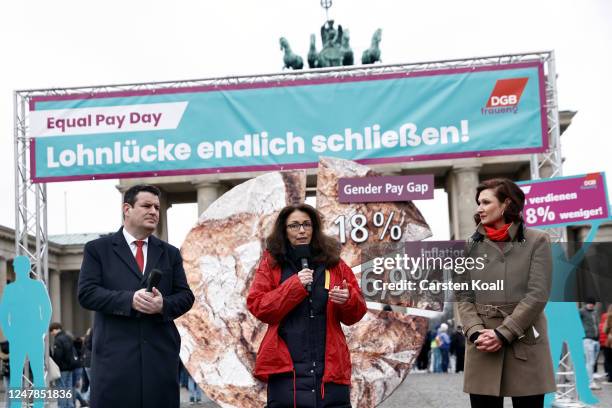 Labour and Social Affairs Minister Hubertus Heil, DGB chairwoman Yasmin Fahimi, and the federal commissioner for Anti-Discrimination Ferda Ataman...