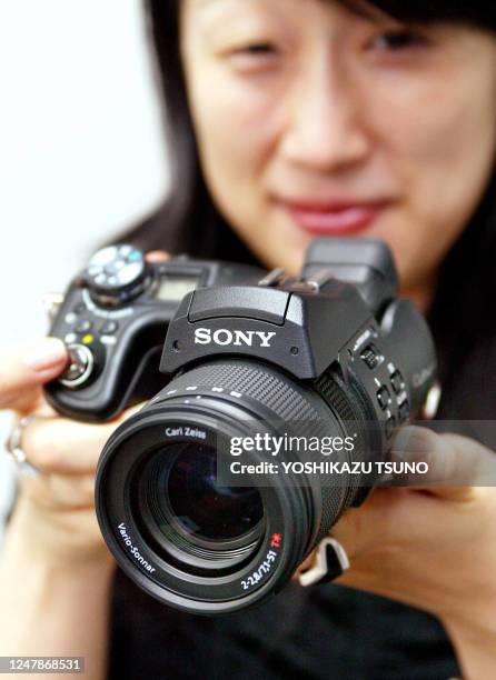 Japanese electronics giant Sony unveils the new 8 mega-pixel digital camera "CyberShot DSC-F828", equipped with 8.3 mega-pixel Super HAD CCD on its...