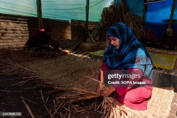 Traditional Reed Mat Reed Mat Photos and Premium High Res Pictures - Getty Images